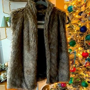 Abercrombie & Fitch fur vest